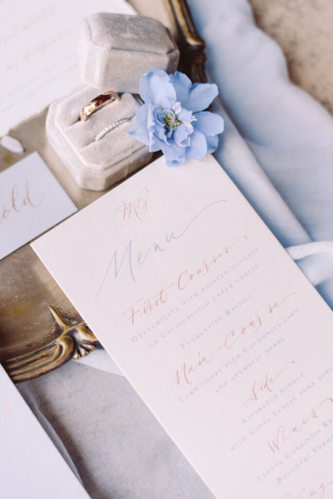 Invitations for a sophisticated wedding in Italy